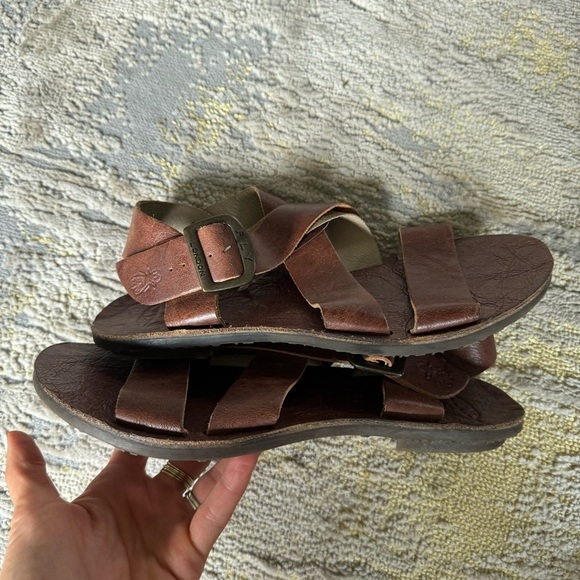 Fly London Sandals Bian flats Leather Sandals Brown strappy gladiator 40 9 9.5 - Picture 3 of 13